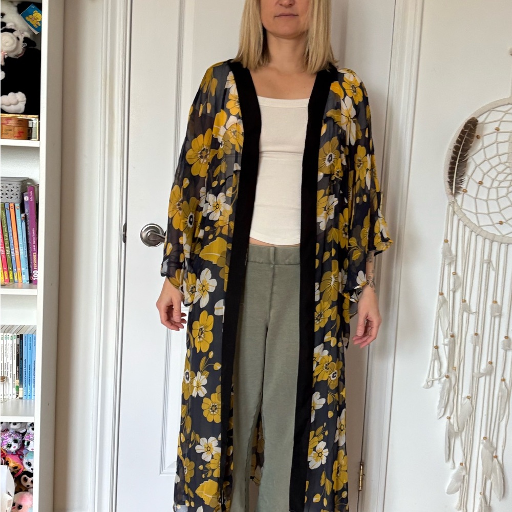 Steve Madden Yellow and White Floral Kimono